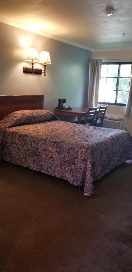 Sierra Crossing Motel Bloomington Kültér fotó